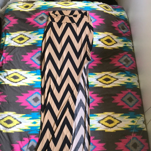 vall Dresses & Skirts - Vall Maxi Slit Skirt